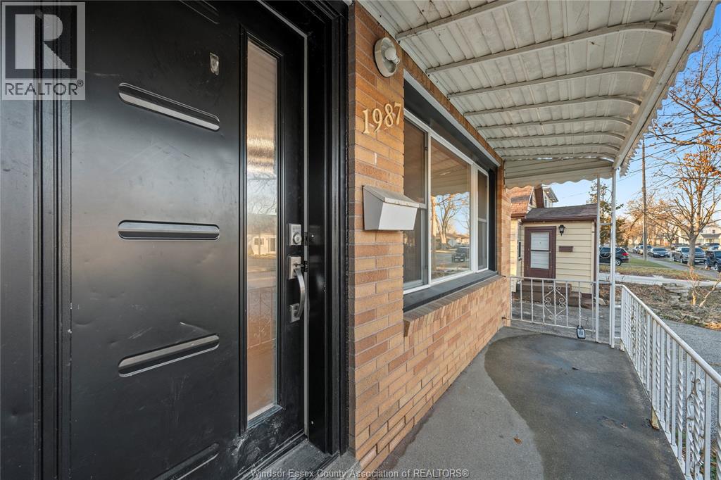 1987 Buckingham, Windsor, Ontario  N8T 2A9 - Photo 3 - 26001242