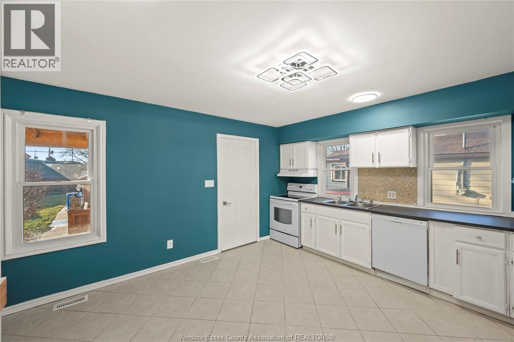 1987 Buckingham, Windsor, Ontario  N8T 2A9 - Photo 8 - 26001242