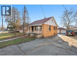 1987 Buckingham, Windsor, Ontario