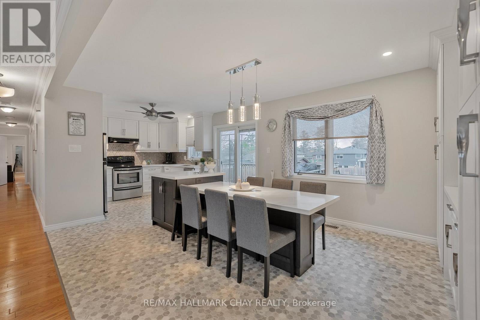 40 Idlewood Drive, Springwater, Ontario  L9X 0P5 - Photo 15 - S12541066