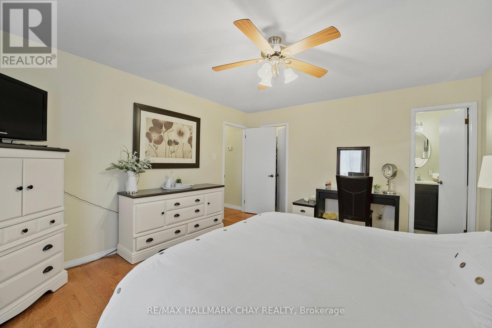 40 Idlewood Drive, Springwater, Ontario  L9X 0P5 - Photo 23 - S12541066