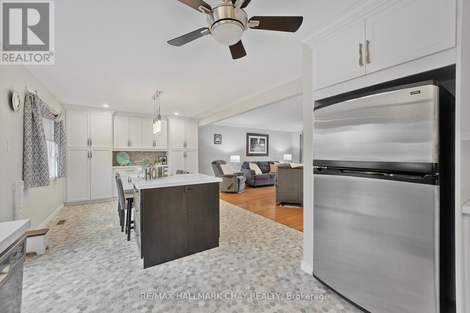 40 Idlewood Drive, Springwater, Ontario  L9X 0P5 - Photo 8 - S12541066