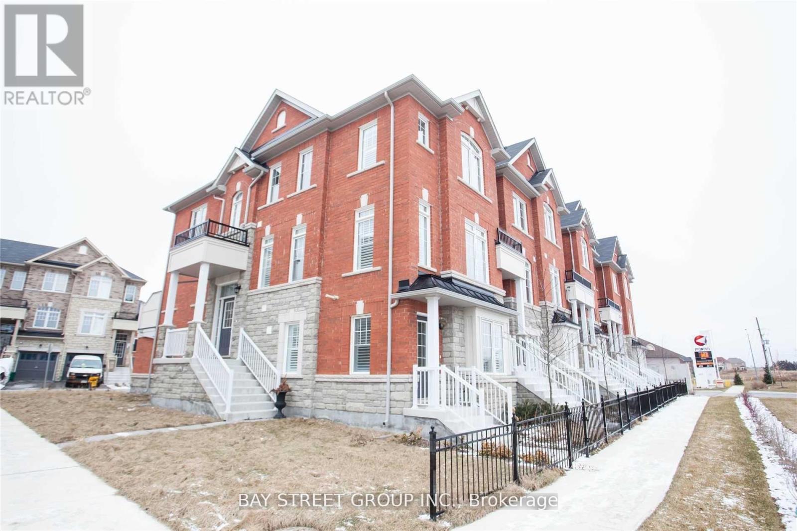 133 Dundas Way, Markham, Ontario  L3P 3J3 - Photo 3 - N12701084