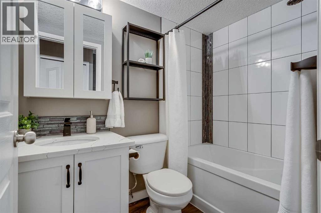 8128, 304 Mackenzie Way Sw, Airdrie, Alberta  T4B 3H8 - Photo 20 - A2274092