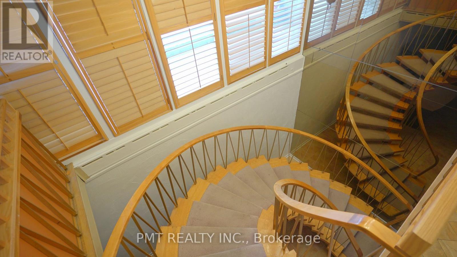 16 Carousel Court, Toronto, Ontario  M6B 3M1 - Photo 19 - W12701122