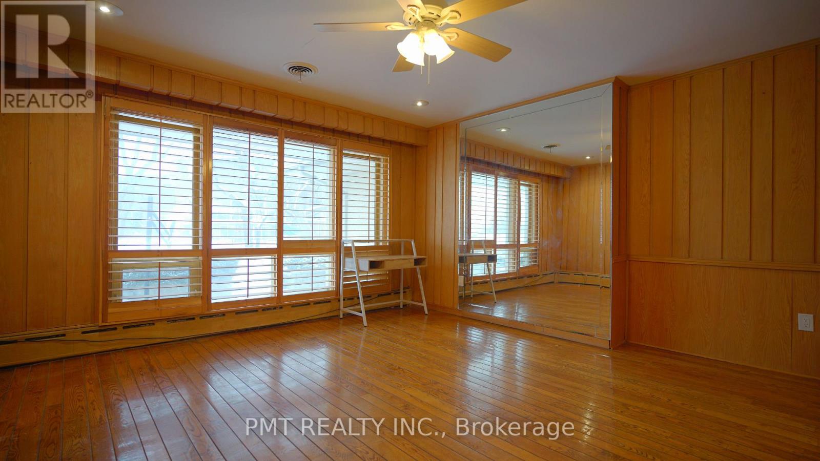 16 Carousel Court, Toronto, Ontario  M6B 3M1 - Photo 20 - W12701122