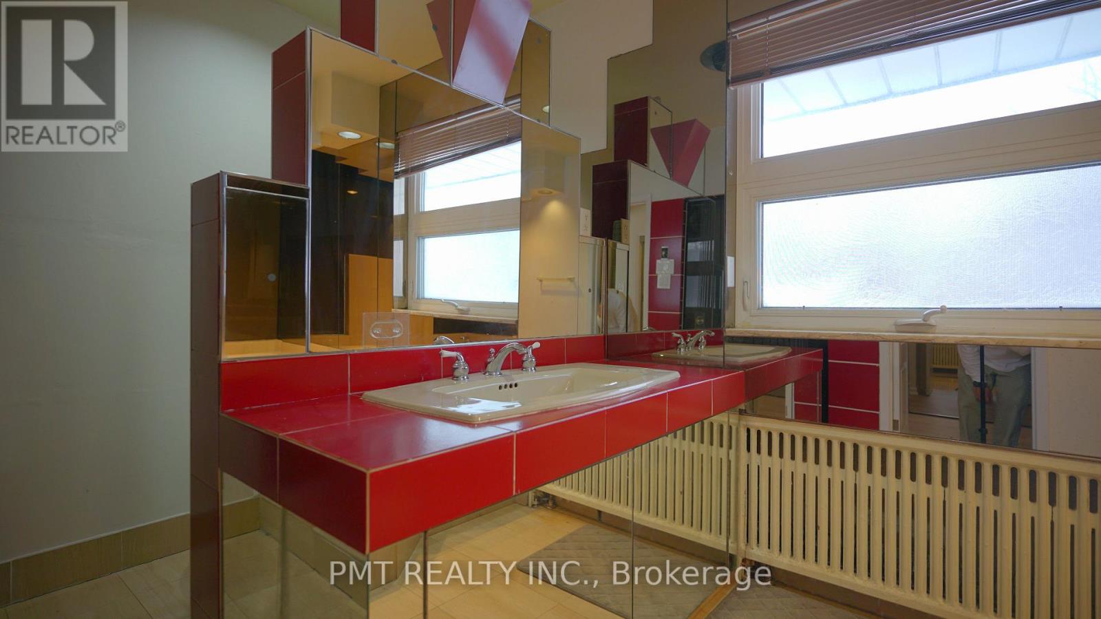 16 Carousel Court, Toronto, Ontario  M6B 3M1 - Photo 27 - W12701122