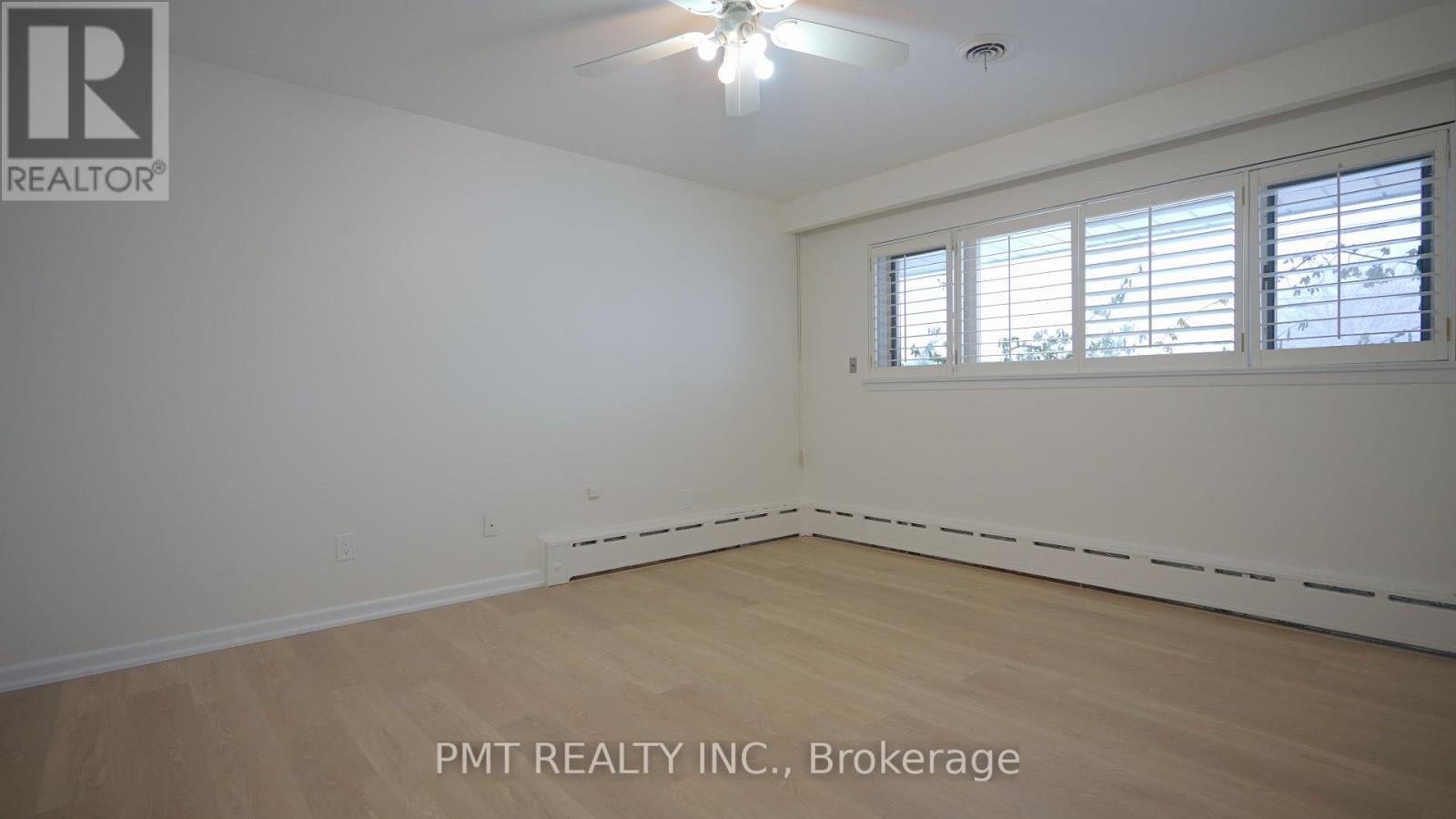 16 Carousel Court, Toronto, Ontario  M6B 3M1 - Photo 31 - W12701122