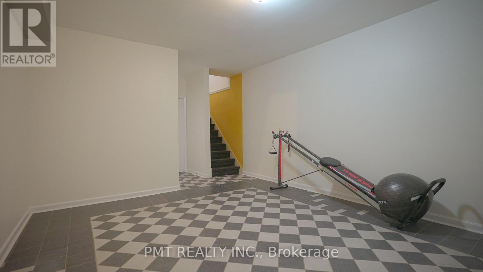 16 Carousel Court, Toronto, Ontario  M6B 3M1 - Photo 41 - W12701122