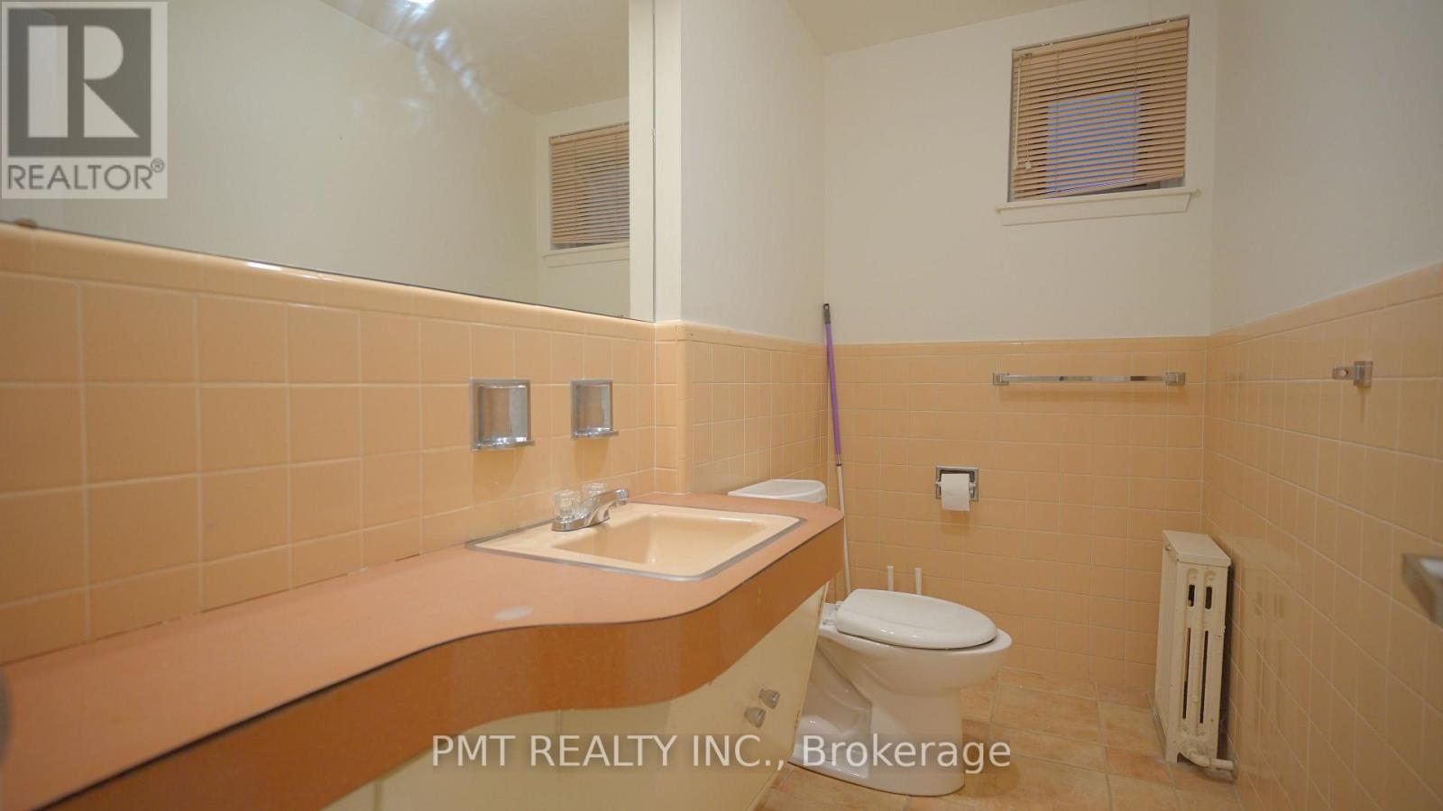 16 Carousel Court, Toronto, Ontario  M6B 3M1 - Photo 43 - W12701122