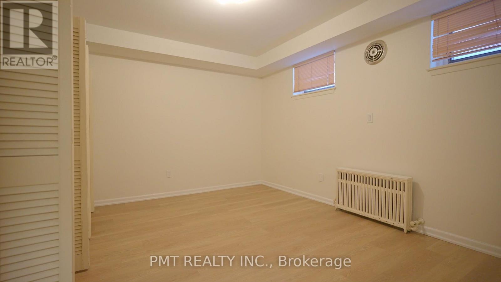 16 Carousel Court, Toronto, Ontario  M6B 3M1 - Photo 46 - W12701122