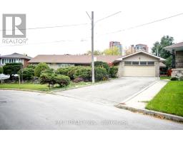 16 CAROUSEL COURT, Toronto, Ontario