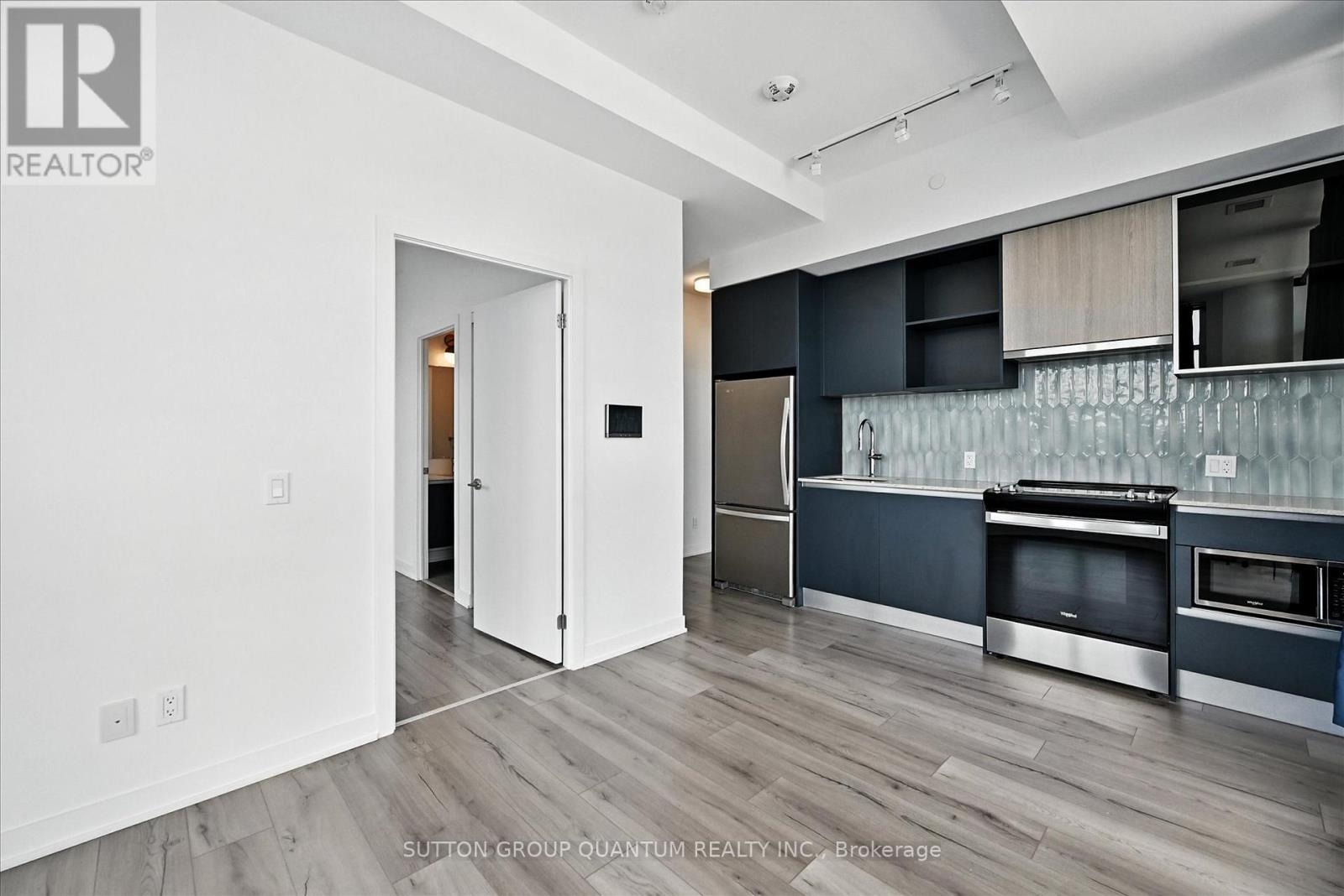 Ph06 - 405 Dundas Street W, Oakville, Ontario  L6M 4M2 - Photo 15 - W12701148