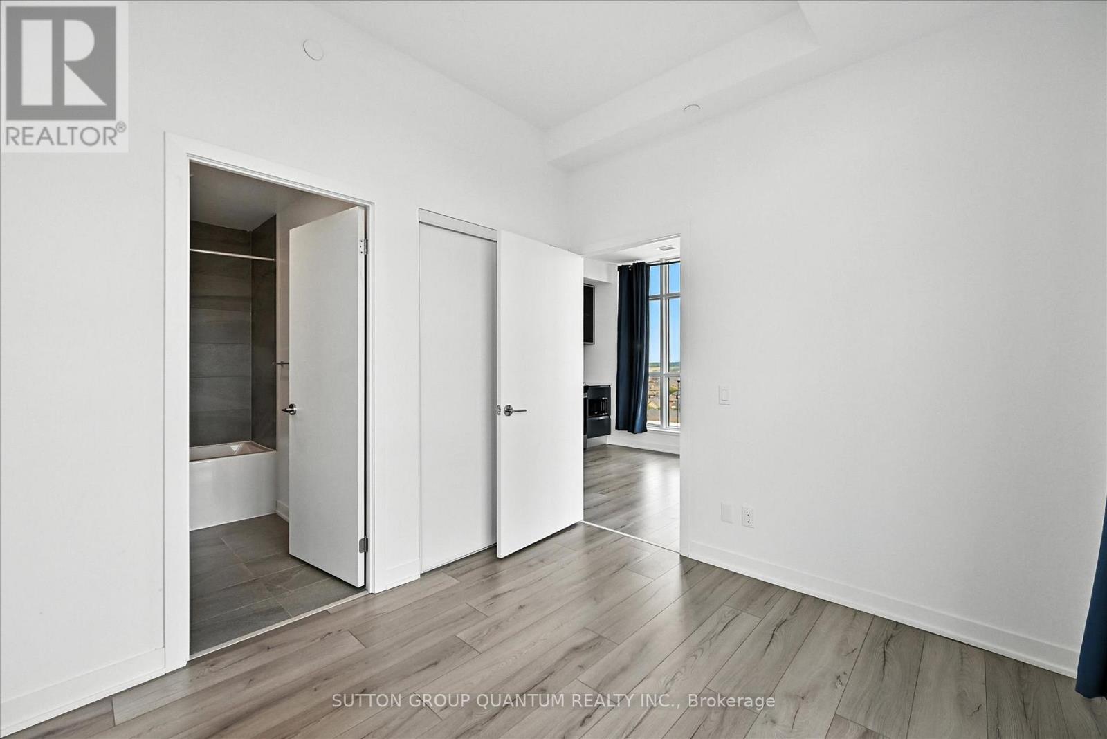 Ph06 - 405 Dundas Street W, Oakville, Ontario  L6M 4M2 - Photo 17 - W12701148