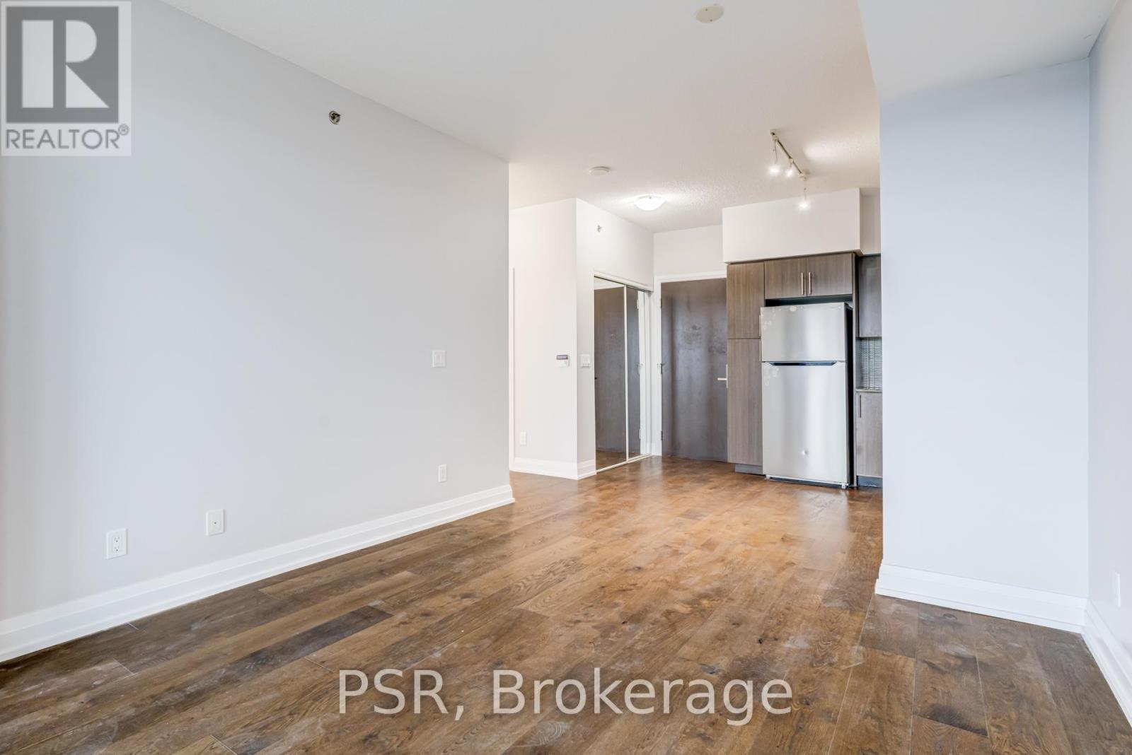 602 - 65 Speers Road, Oakville (Co Central), Ontario  L6K 0J1 - Photo 8 - W12701162