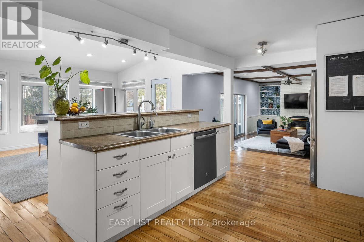 38 Fernwood Terrace, Welland, Ontario  L3C 2R8 - Photo 3 - X12701088