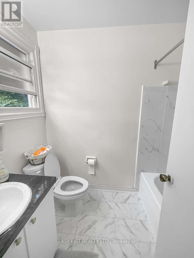 38 Fernwood Terrace, Welland, Ontario  L3C 2R8 - Photo 32 - X12701088