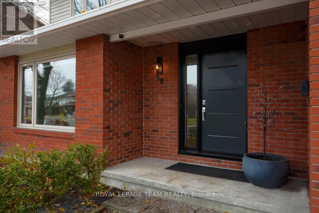 28 Holitman Drive, Ottawa, Ontario  K2J 2A9 - Photo 4 - X12492060