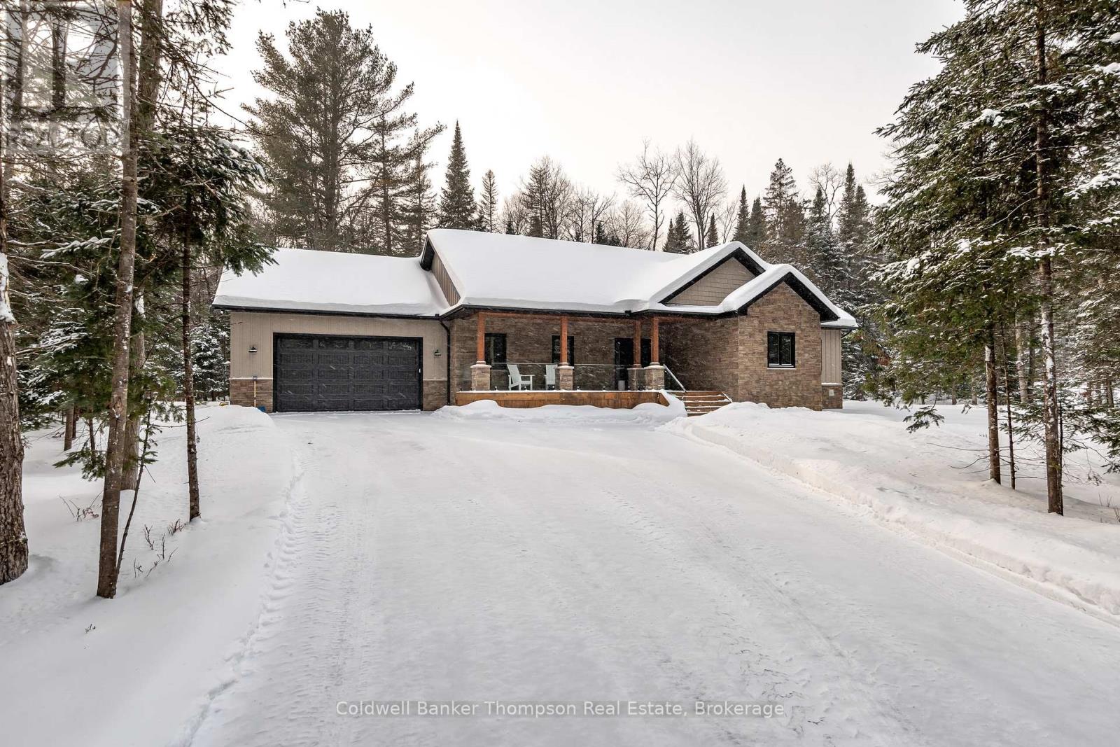 <div class="slider-price">$1,595,000</div><p>27 Crimson Lane, Huntsville, Ontario</p>