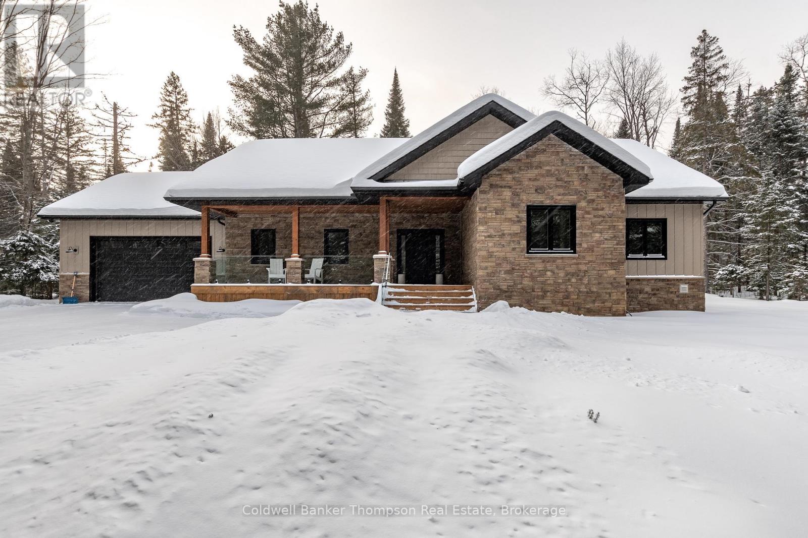 27 Crimson Lane, Huntsville, Ontario  P0B 1L0 - Photo 2 - X12701184