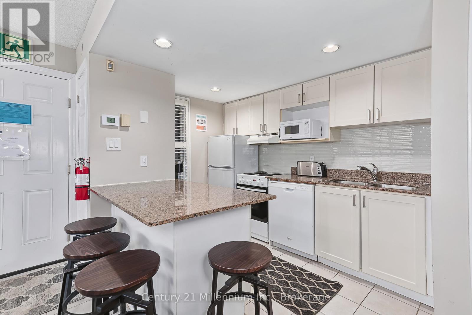 101 - 796468 Grey Road 19 Road, Blue Mountains, Ontario  L9Y 0N6 - Photo 13 - X12701298