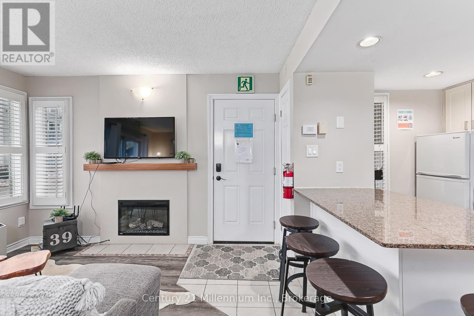 101 - 796468 Grey Road 19 Road, Blue Mountains, Ontario  L9Y 0N6 - Photo 3 - X12701298