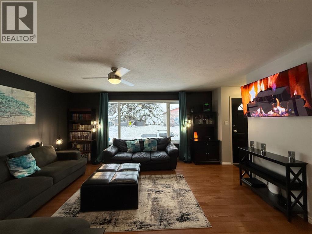 5801 49th Street, High Prairie, Alberta  T0G 1E0 - Photo 9 - A2276405