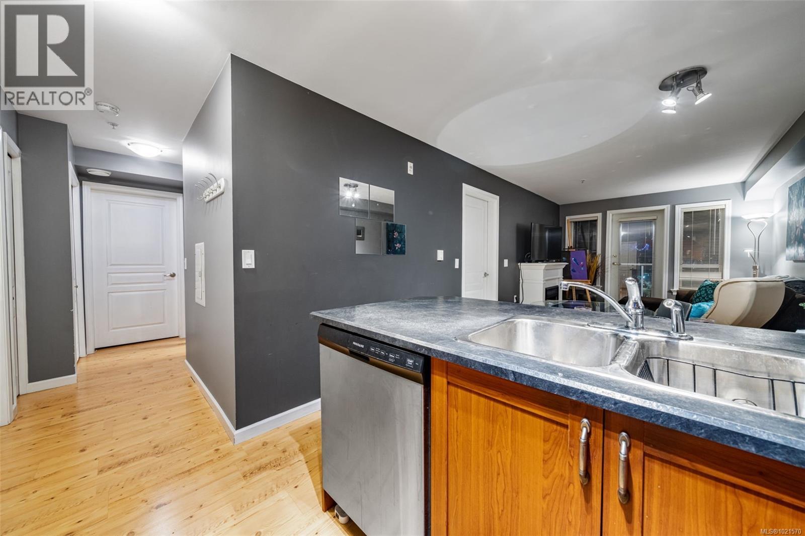 315 663 Goldstream Ave, Langford, British Columbia  V9B 2W9 - Photo 6 - 1021570