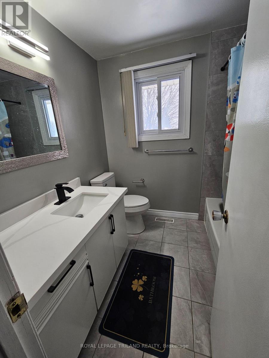 1004 Lawson Road, London North, Ontario  N6G 3M2 - Photo 17 - X12701320