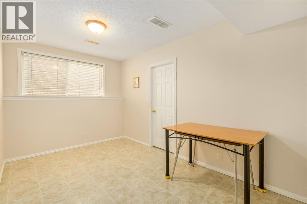 131 Panatella Close Nw, Calgary, Alberta  T3K 6C9 - Photo 23 - A2266572