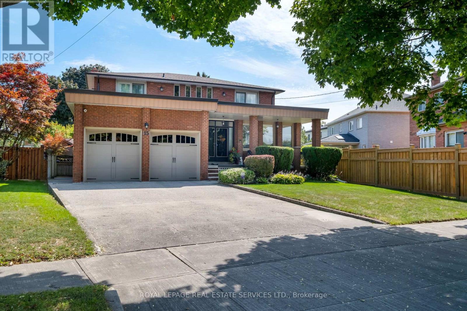 15 Westroyal Road, Toronto, Ontario  M9P 2C4 - Photo 2 - W12398381