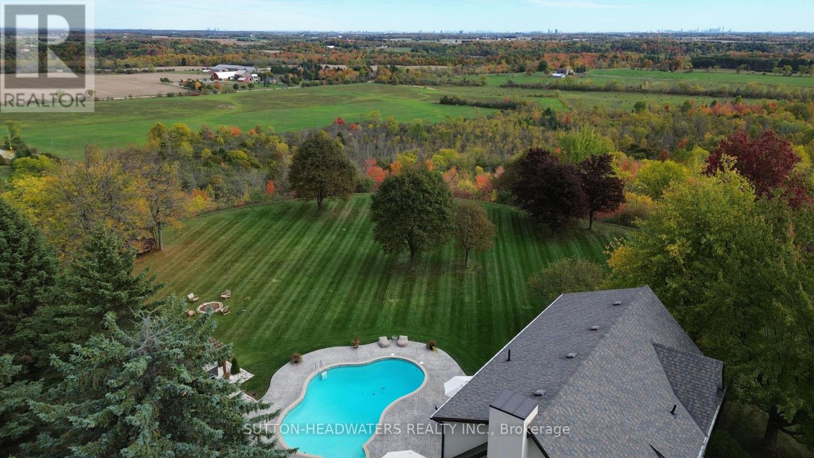 15415 Clayhill Road, Halton Hills, Ontario  L7G 4S8 - Photo 3 - W12205695