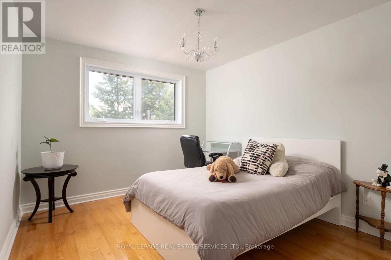 15 Westroyal Road, Toronto, Ontario  M9P 2C4 - Photo 30 - W12398381