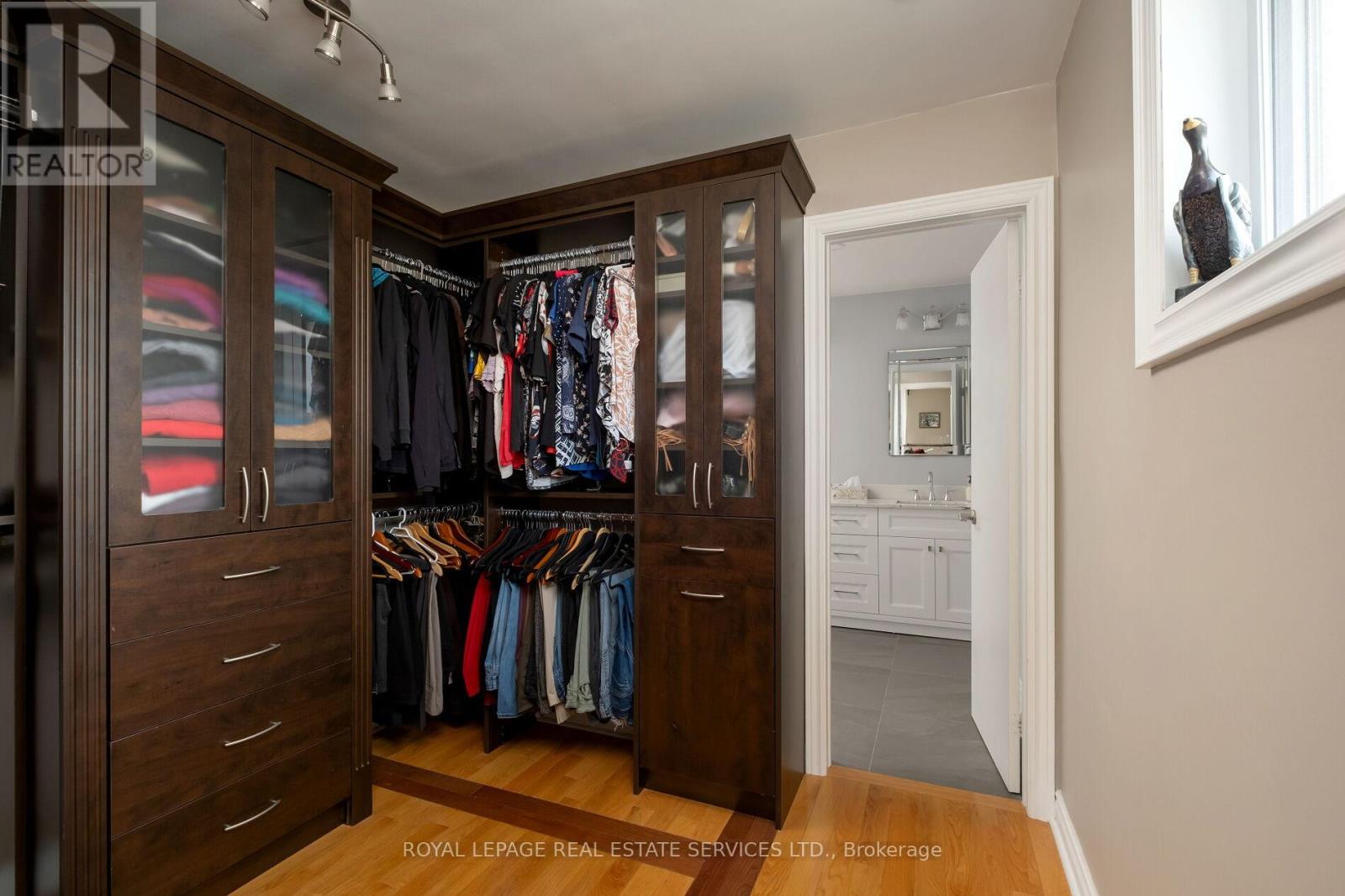 15 Westroyal Road, Toronto, Ontario  M9P 2C4 - Photo 25 - W12398381