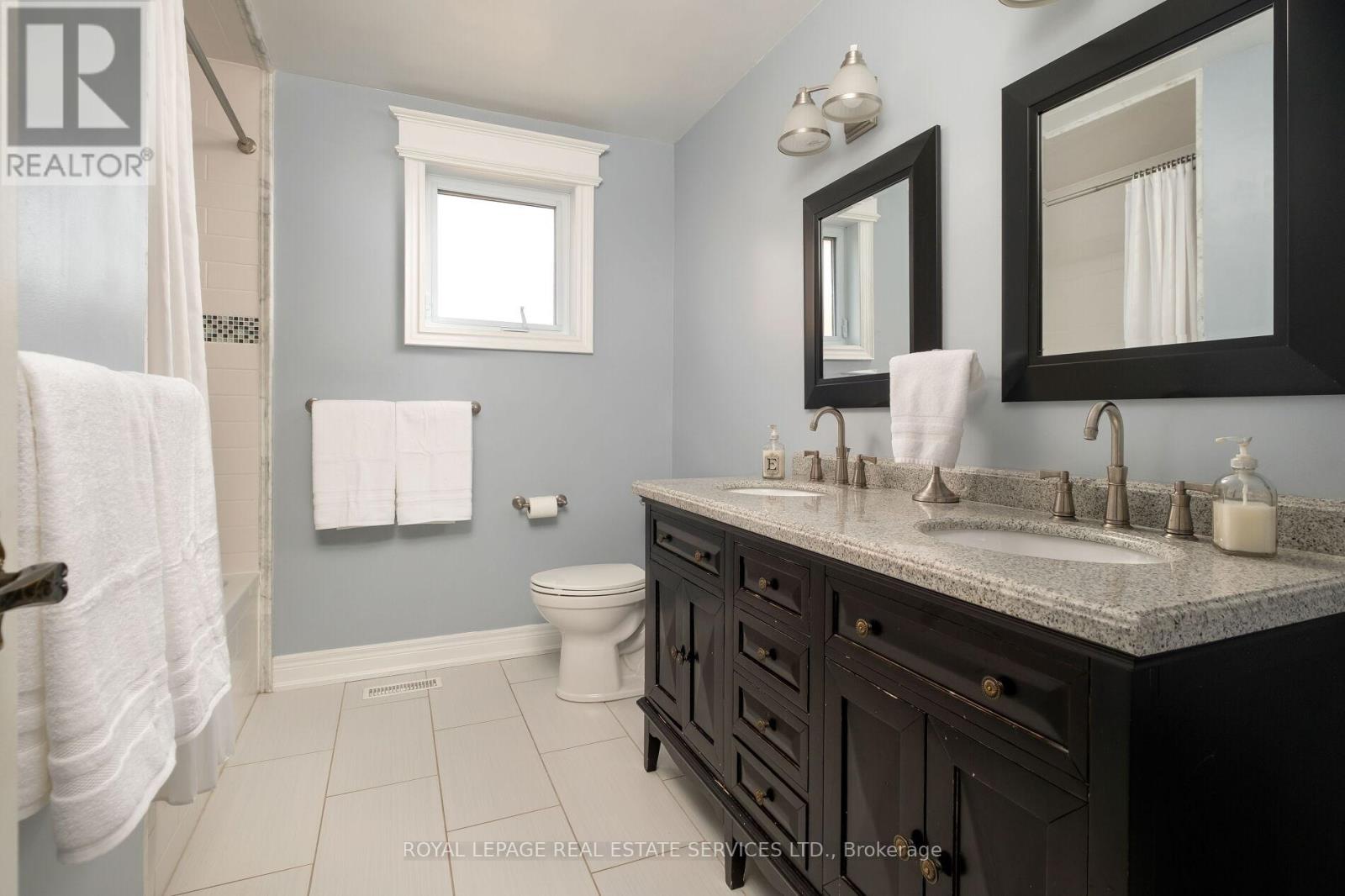 15 Westroyal Road, Toronto, Ontario  M9P 2C4 - Photo 31 - W12398381