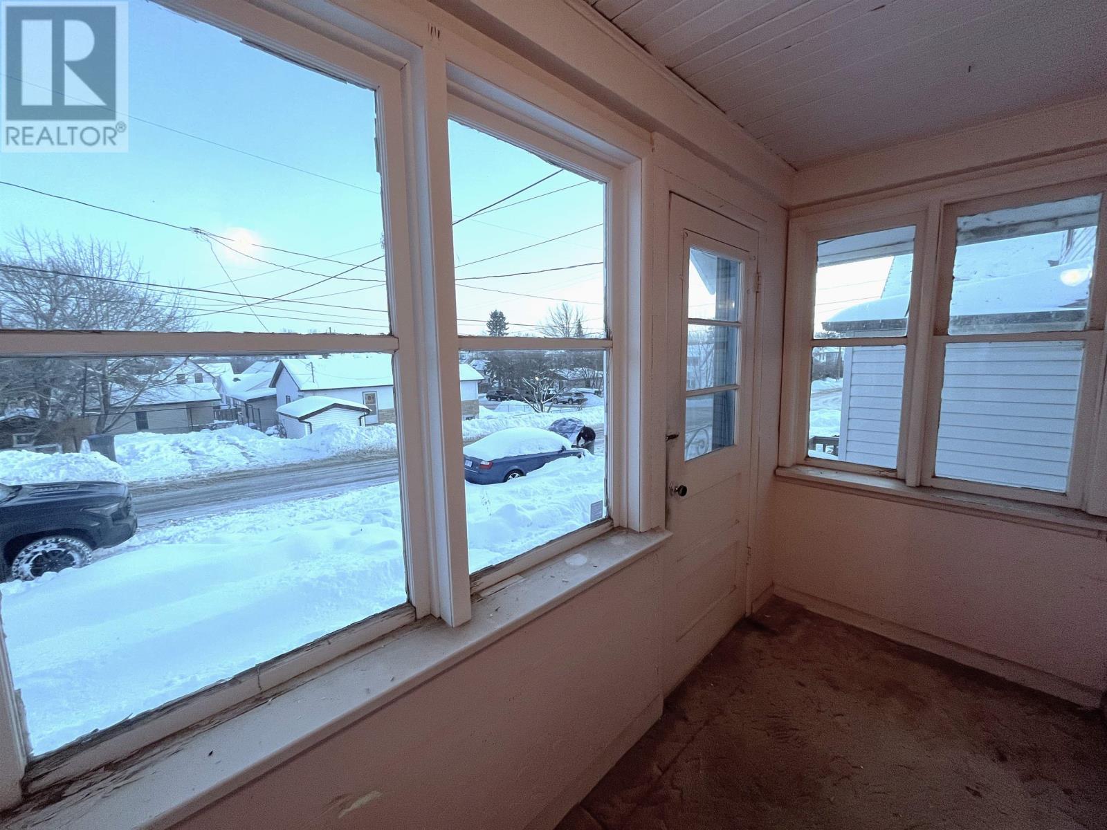 142 Banning Street, Thunder Bay, Ontario  P7B 3H9 - Photo 4 - TB2600027