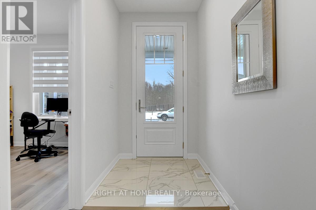 818 Companion Crescent, Ottawa, Ontario  K4M 0X1 - Photo 3 - X12701282