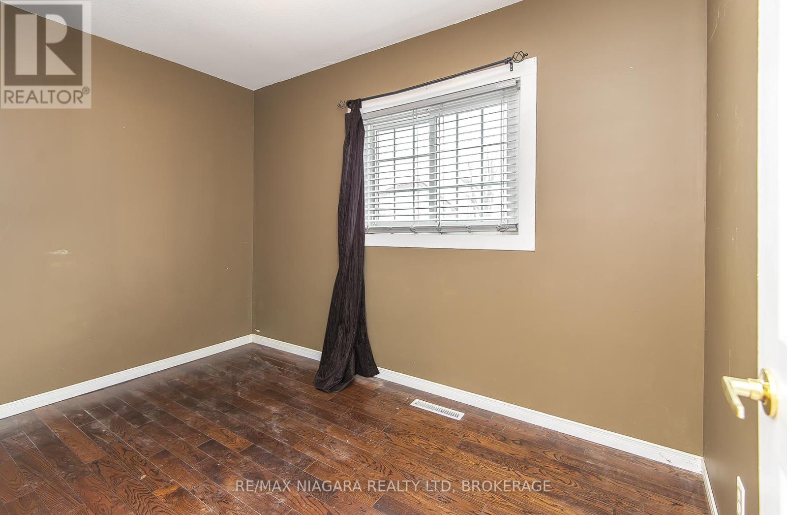 243 North Street N, Fort Erie, Ontario  L2A 3R9 - Photo 16 - X12701192