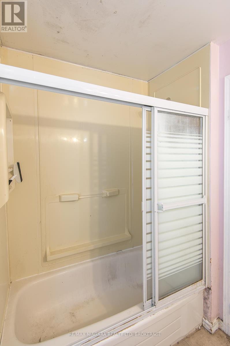 243 North Street N, Fort Erie, Ontario  L2A 3R9 - Photo 19 - X12701192