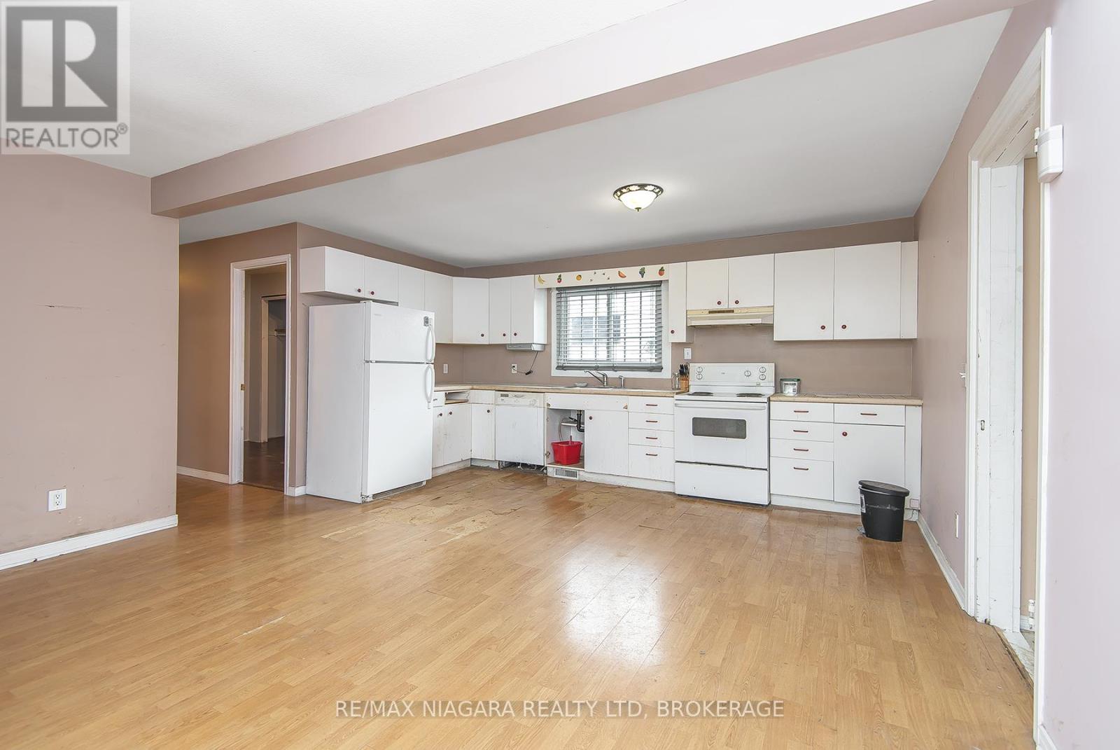 243 North Street N, Fort Erie, Ontario  L2A 3R9 - Photo 9 - X12701192