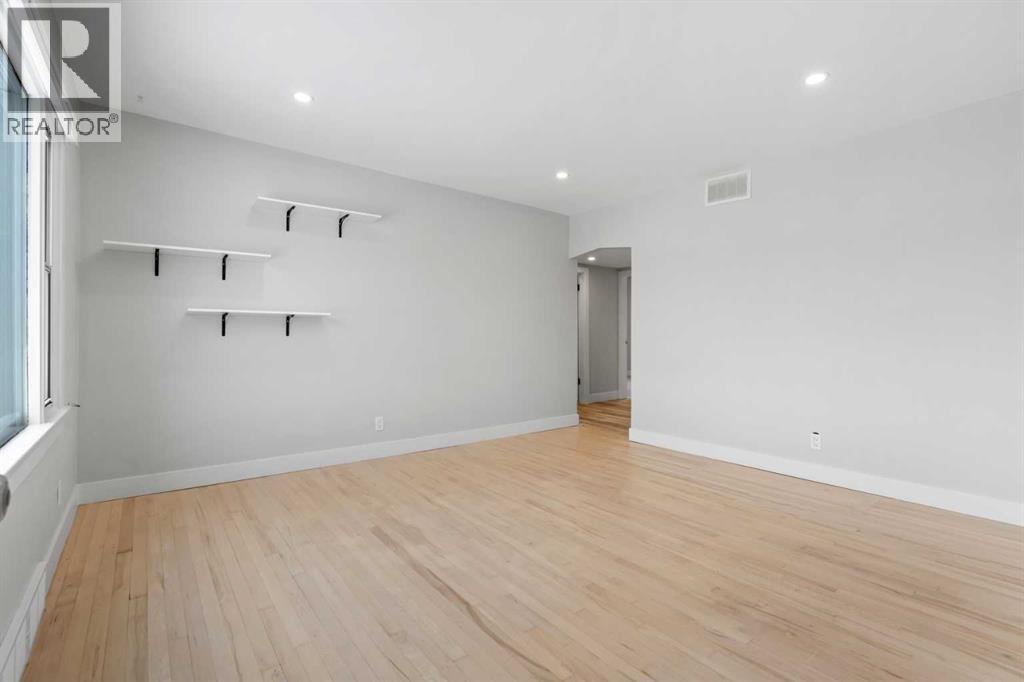 2209 Westmount Road Nw, Calgary, Alberta  T2N 2N5 - Photo 4 - A2278565