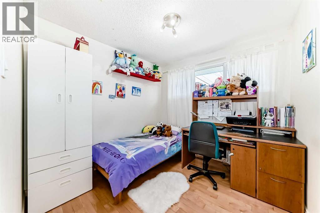 53 Wakefield Drive Sw, Calgary, Alberta  T3C 2W8 - Photo 16 - A2230901