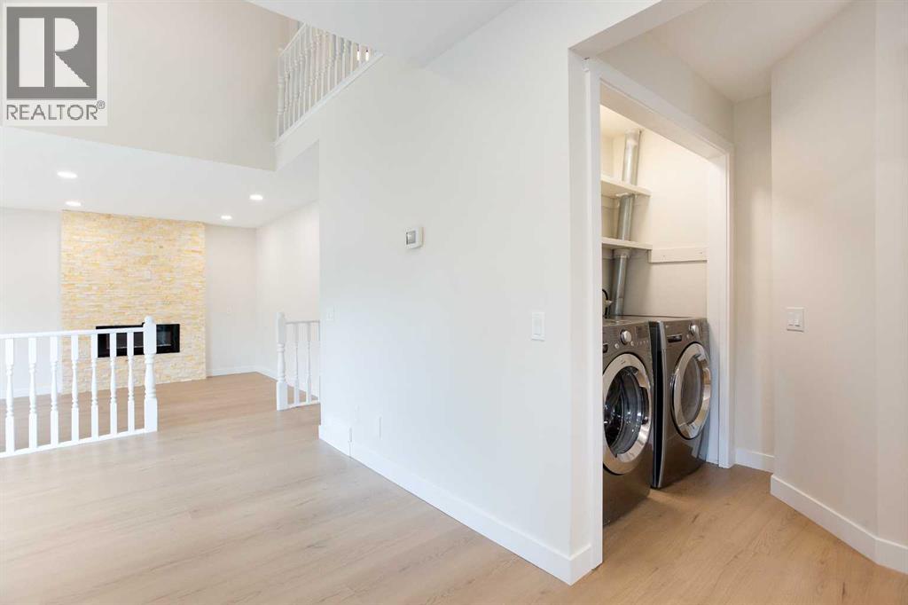 24 Hawkwood Crescent Nw, Calgary, Alberta  T3G 1X5 - Photo 12 - A2272177