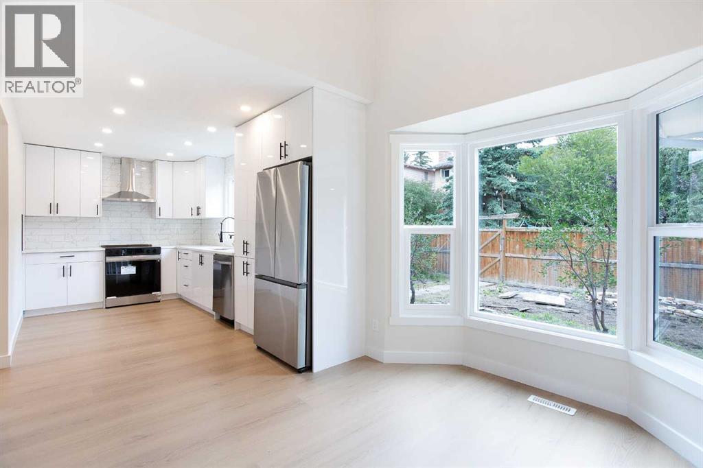 24 Hawkwood Crescent Nw, Calgary, Alberta  T3G 1X5 - Photo 2 - A2272177