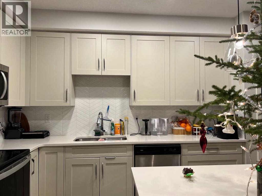 301, 150 Shawnee Square Sw, Calgary, Alberta  T2Y 0T6 - Photo 6 - A2274712