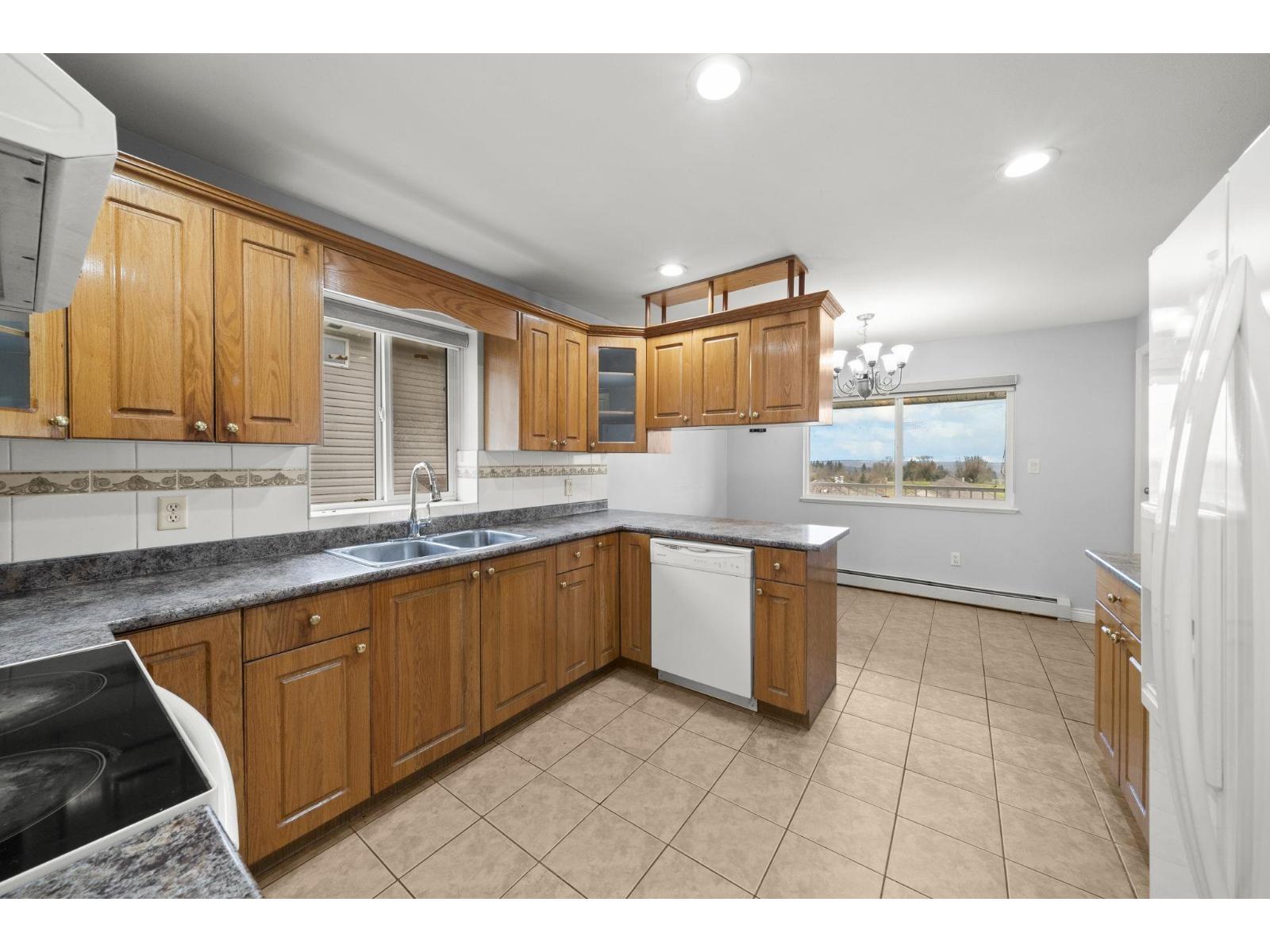 31449 Legacy Court, Abbotsford, British Columbia  V2T 6W5 - Photo 11 - R3068301