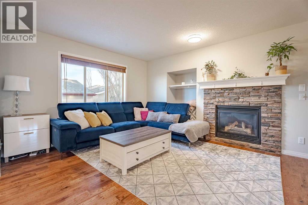 42 Bridlecrest Gardens Sw, Calgary, Alberta  T2Y 4Y4 - Photo 3 - A2278786