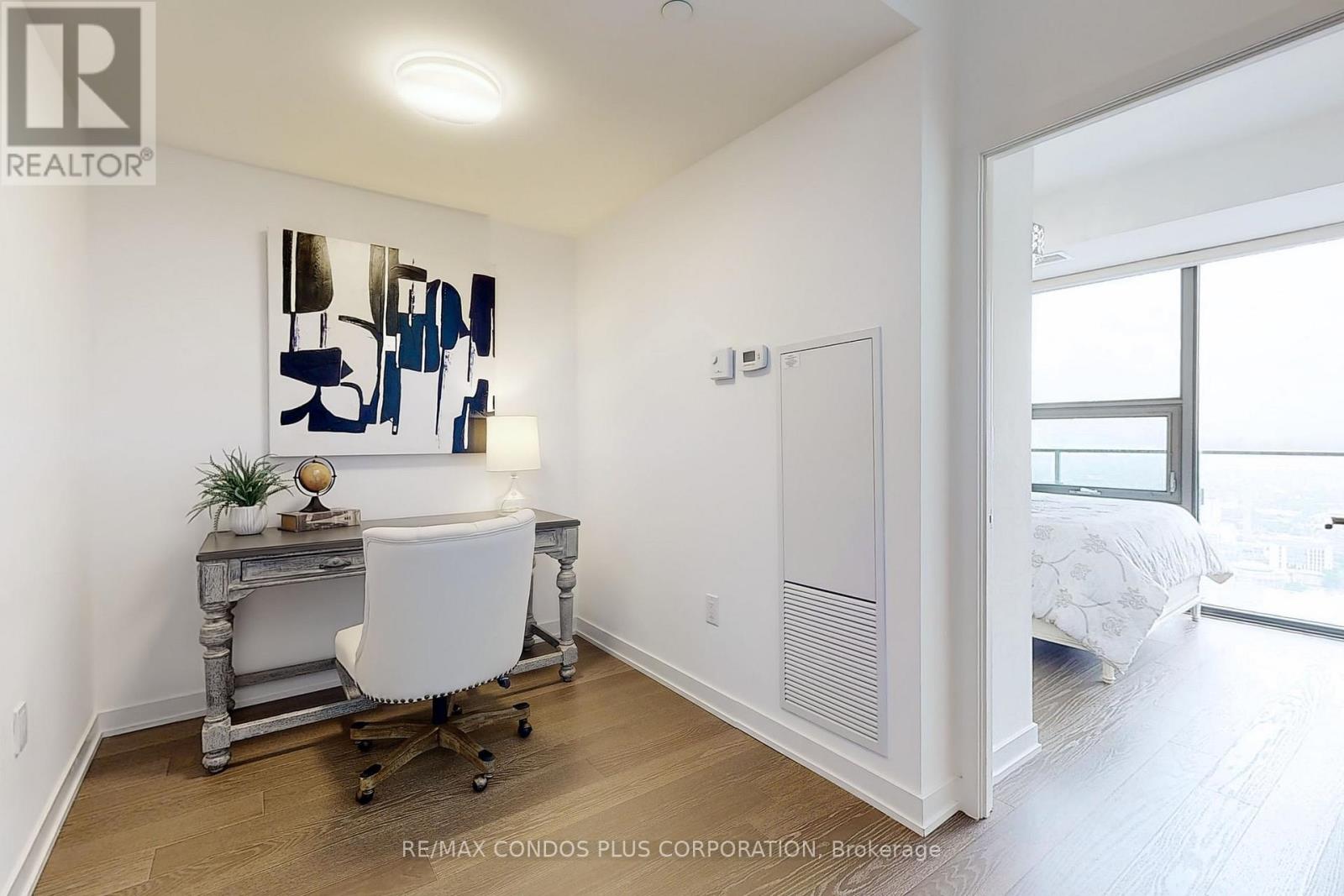 5406 - 11 Wellesley Street W, Toronto, Ontario  M4Y 0G4 - Photo 18 - C12701240