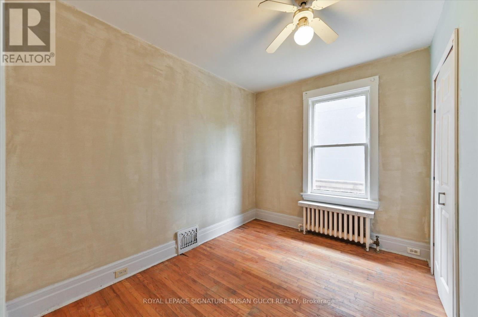 9 Everett Crescent, Toronto, Ontario  M4C 4P3 - Photo 15 - E12701236