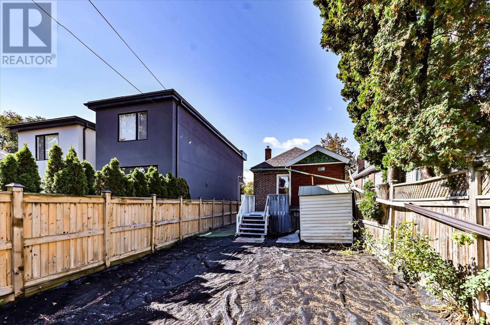 9 Everett Crescent, Toronto, Ontario  M4C 4P3 - Photo 26 - E12701236